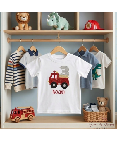 T-shirt anniversaire 3 ans brodé camion de pompier avec chiffre 3 et prénom brodé en rouge